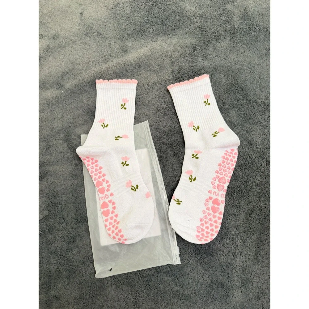 Grip Socks One Size White Pink NWT Floral Heart Grips Lettuce Trim